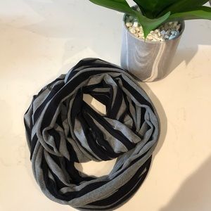 Lululemon infinity scarf